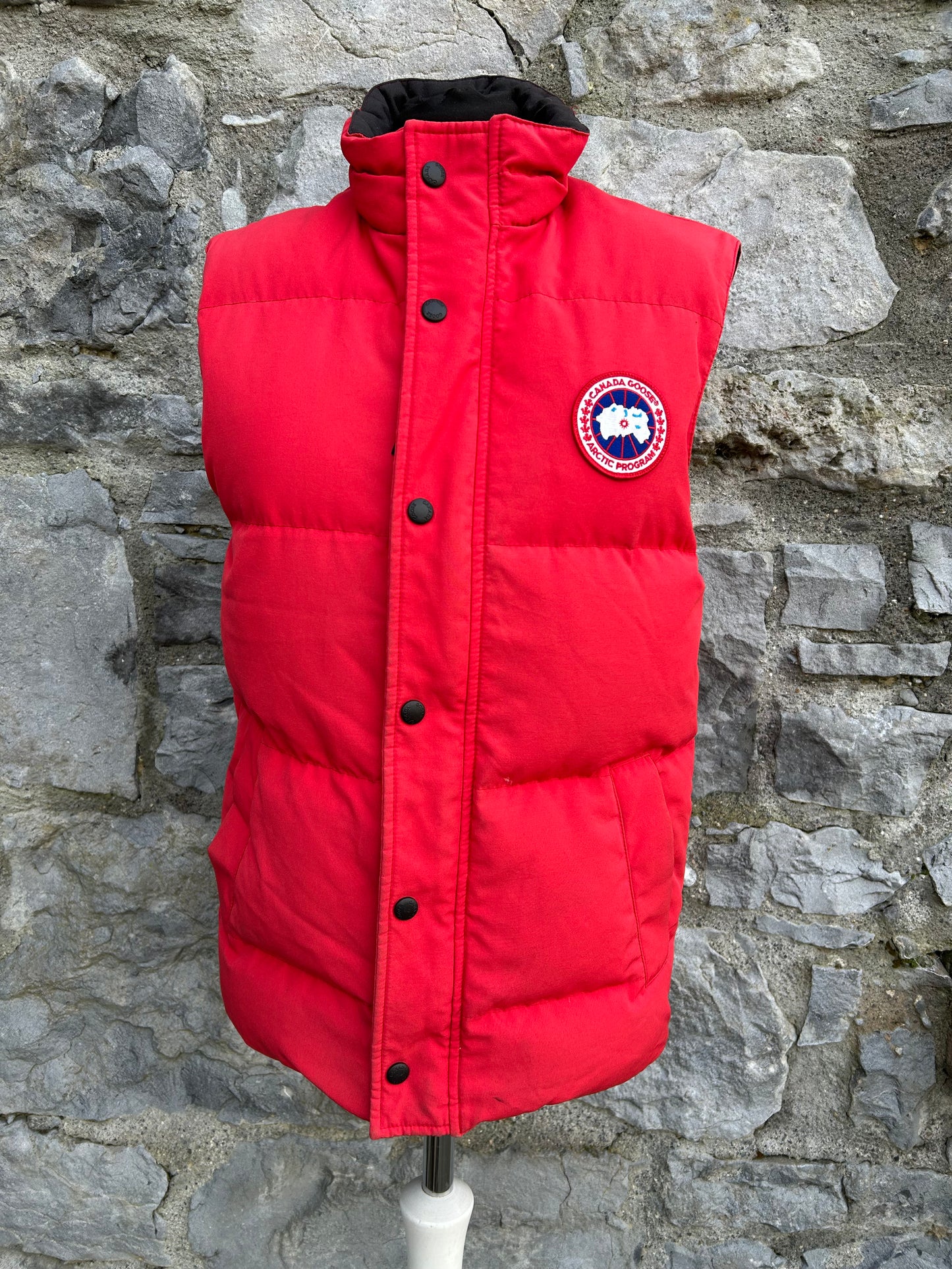 Red puffy gilet XS