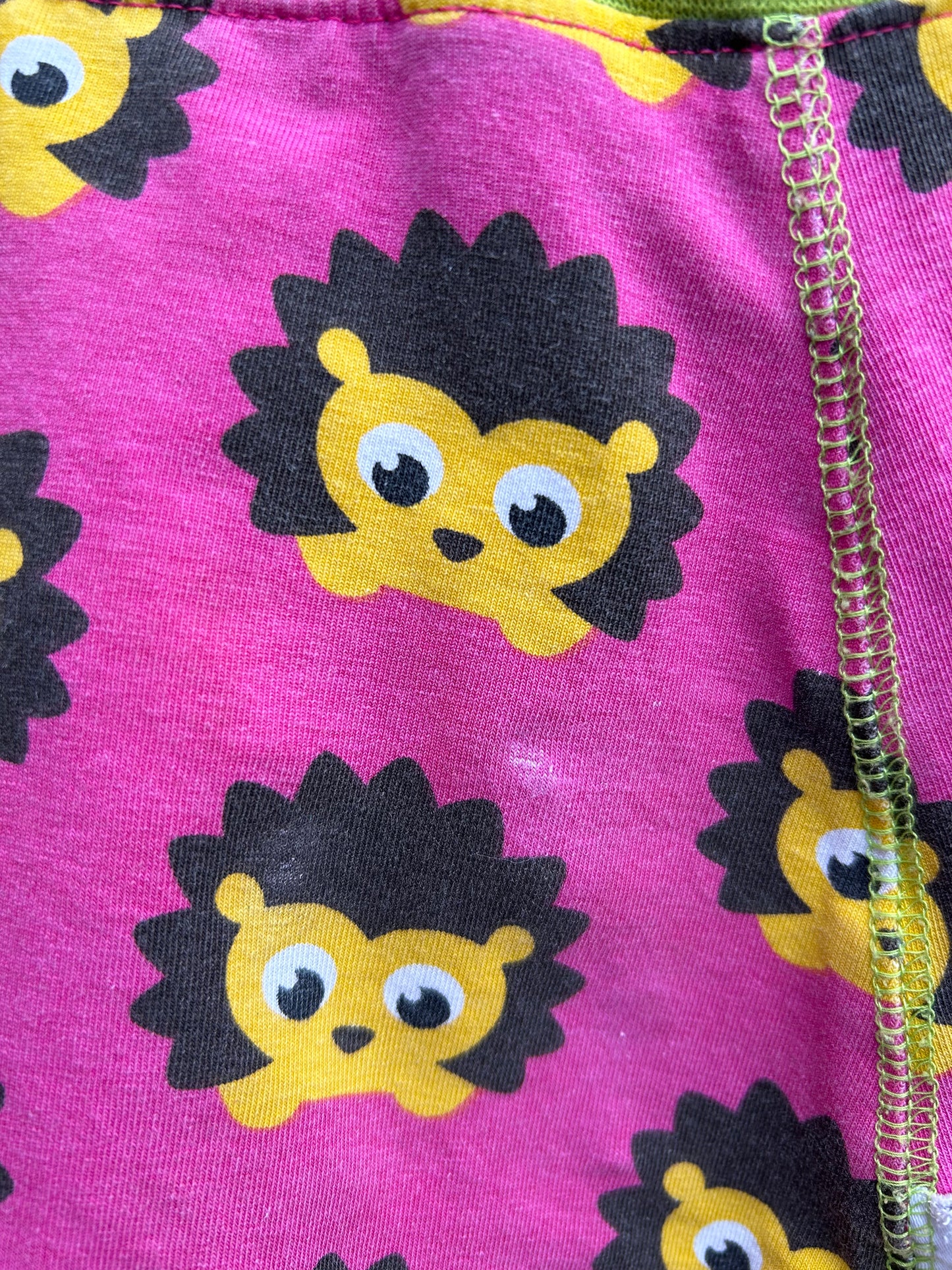 Hedgehog pink skirt  3-4y (98-104cm)