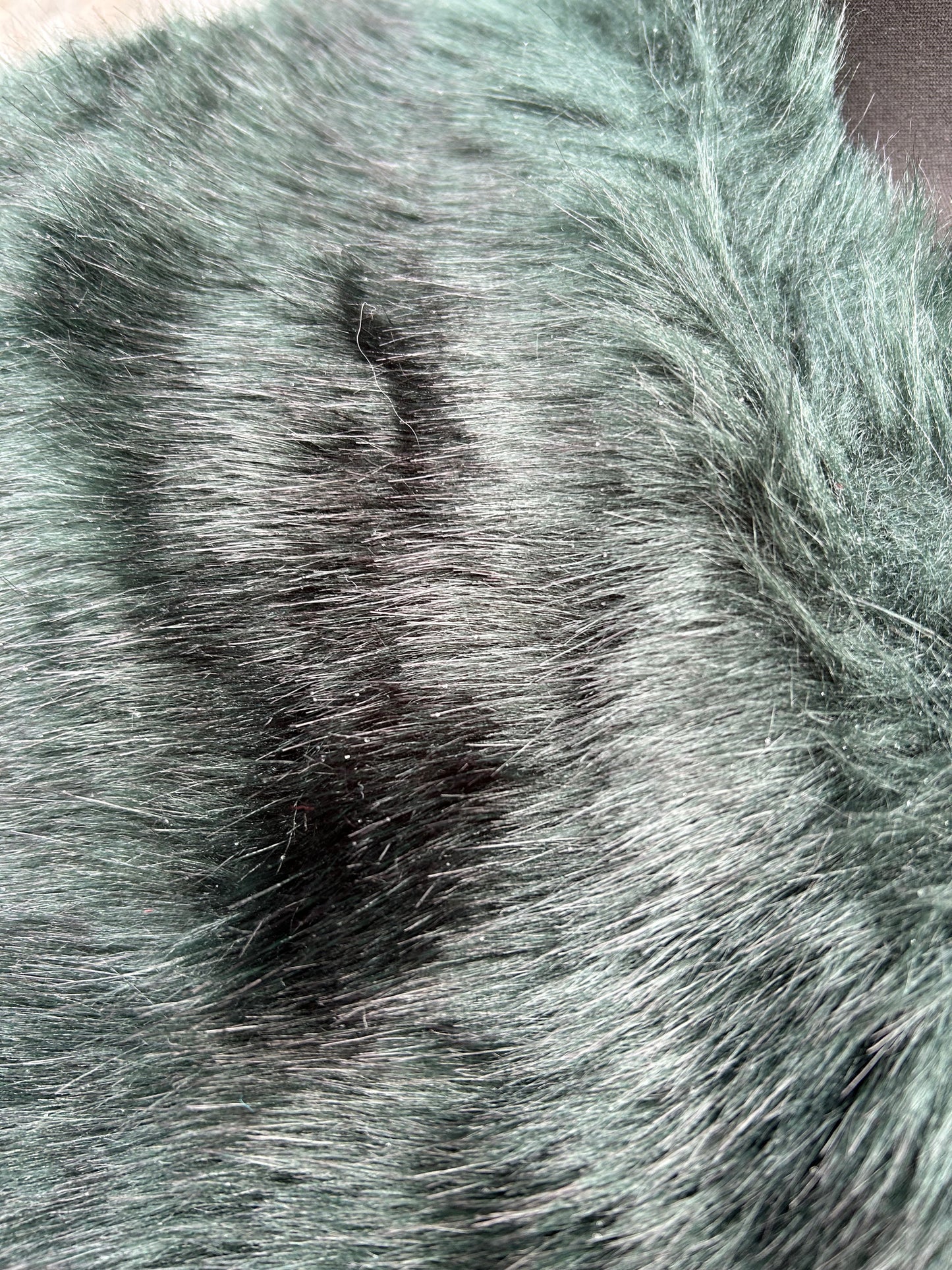 Dark green faux fur scarf