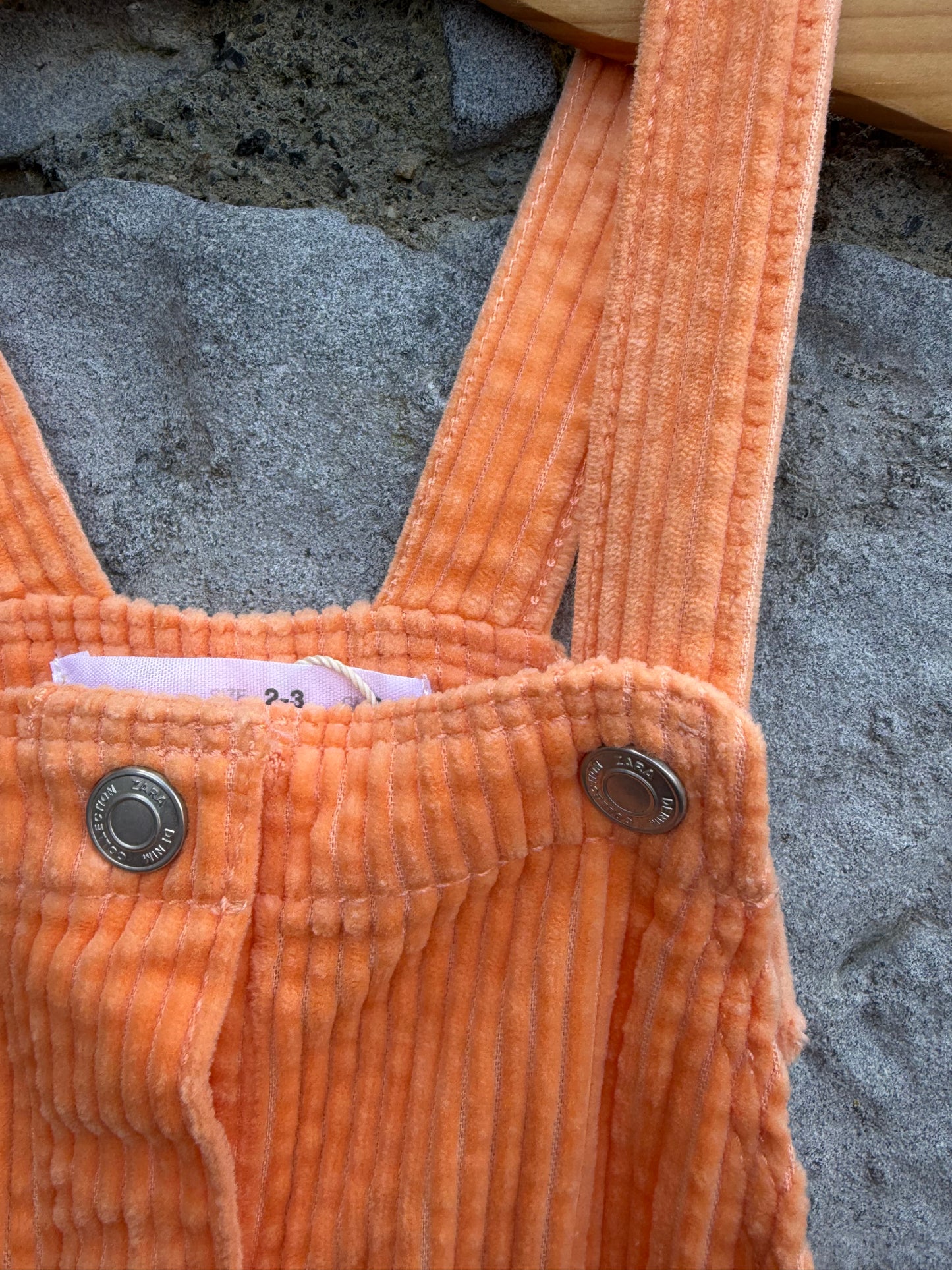 Orange cord pinafore  2-3y (92-98cm)