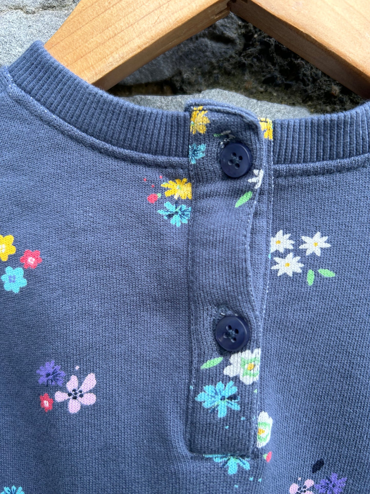 Navy floral sweatshirt  2-3y (92-98cm)