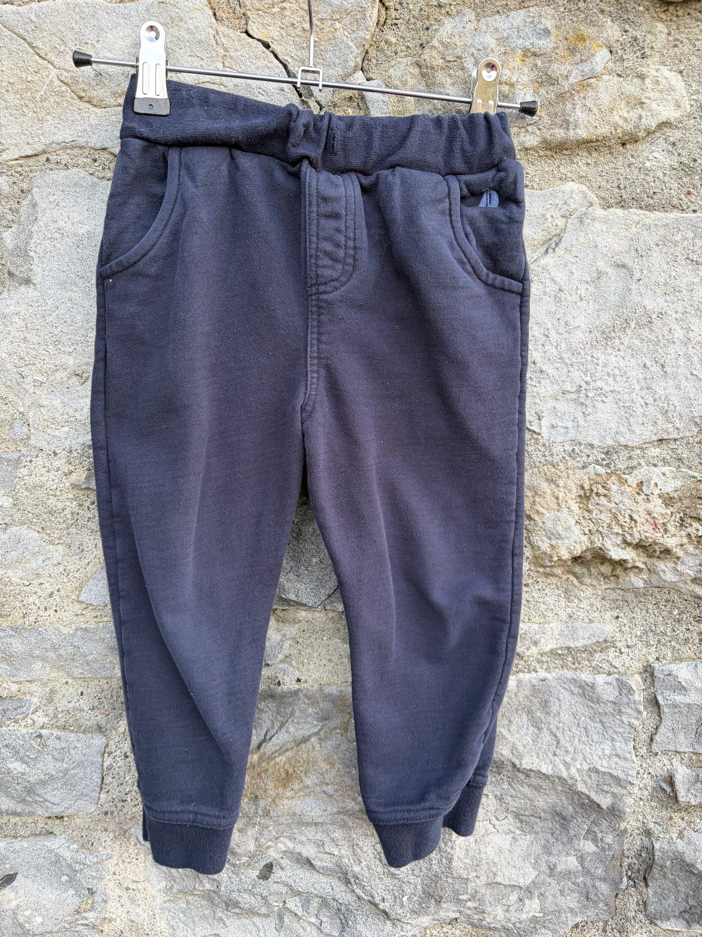 Navy sweat pants  3y (98cm)