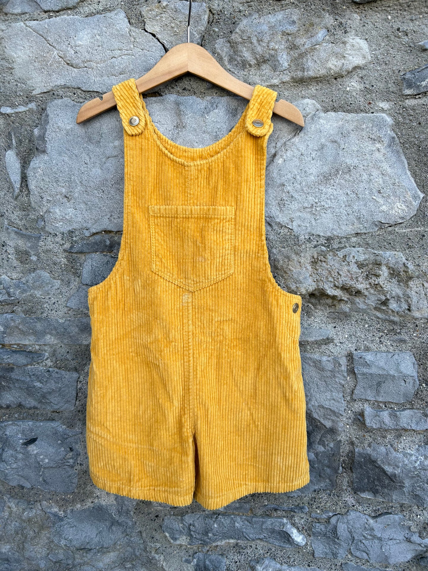 Yellow cord dungarees   6-7y (116-122cm)