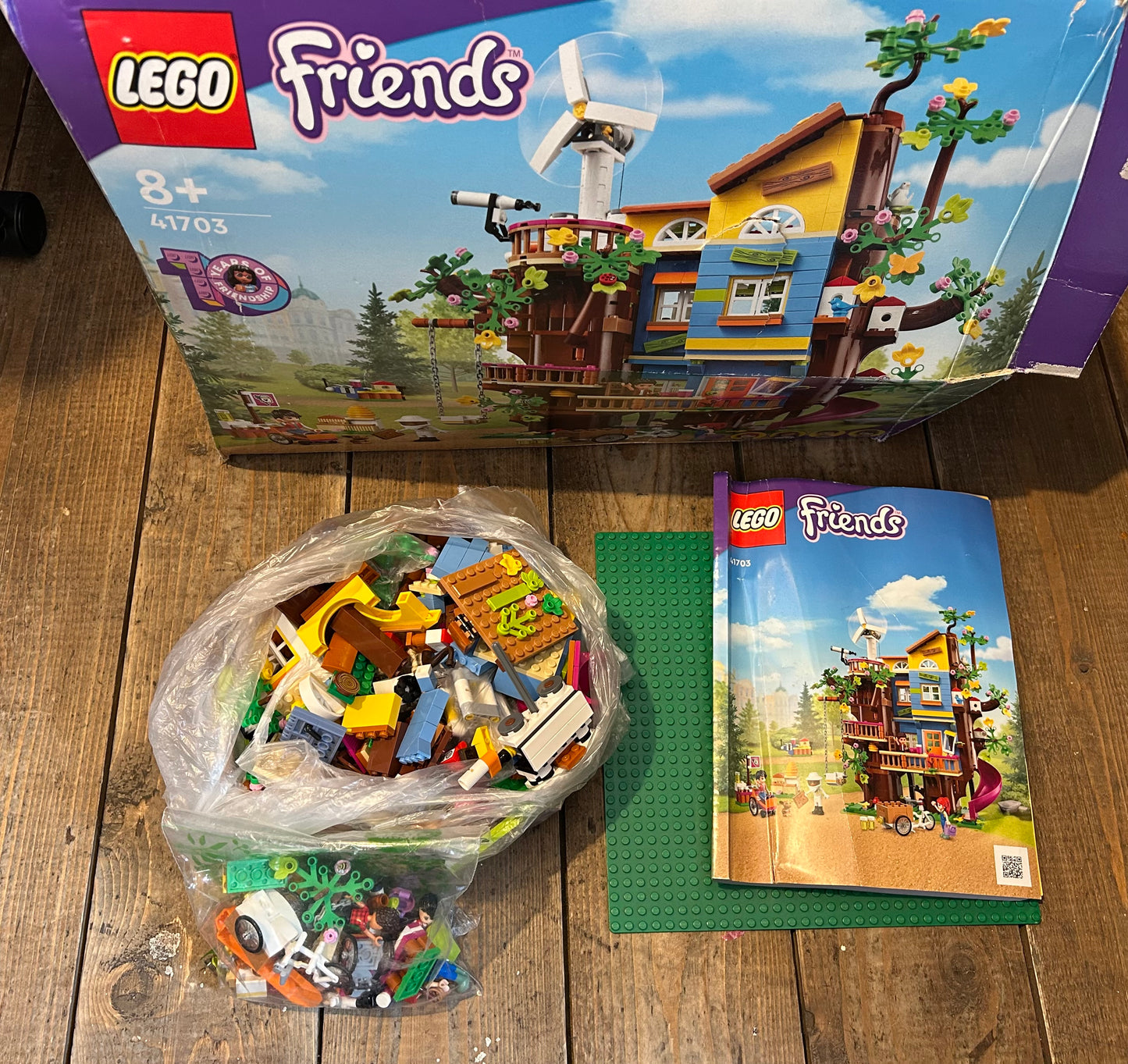 Friendship tree house 41703