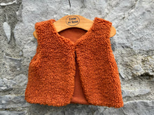 Load image into Gallery viewer, Brown furry waistcoat 18-24m (86-92cm)
