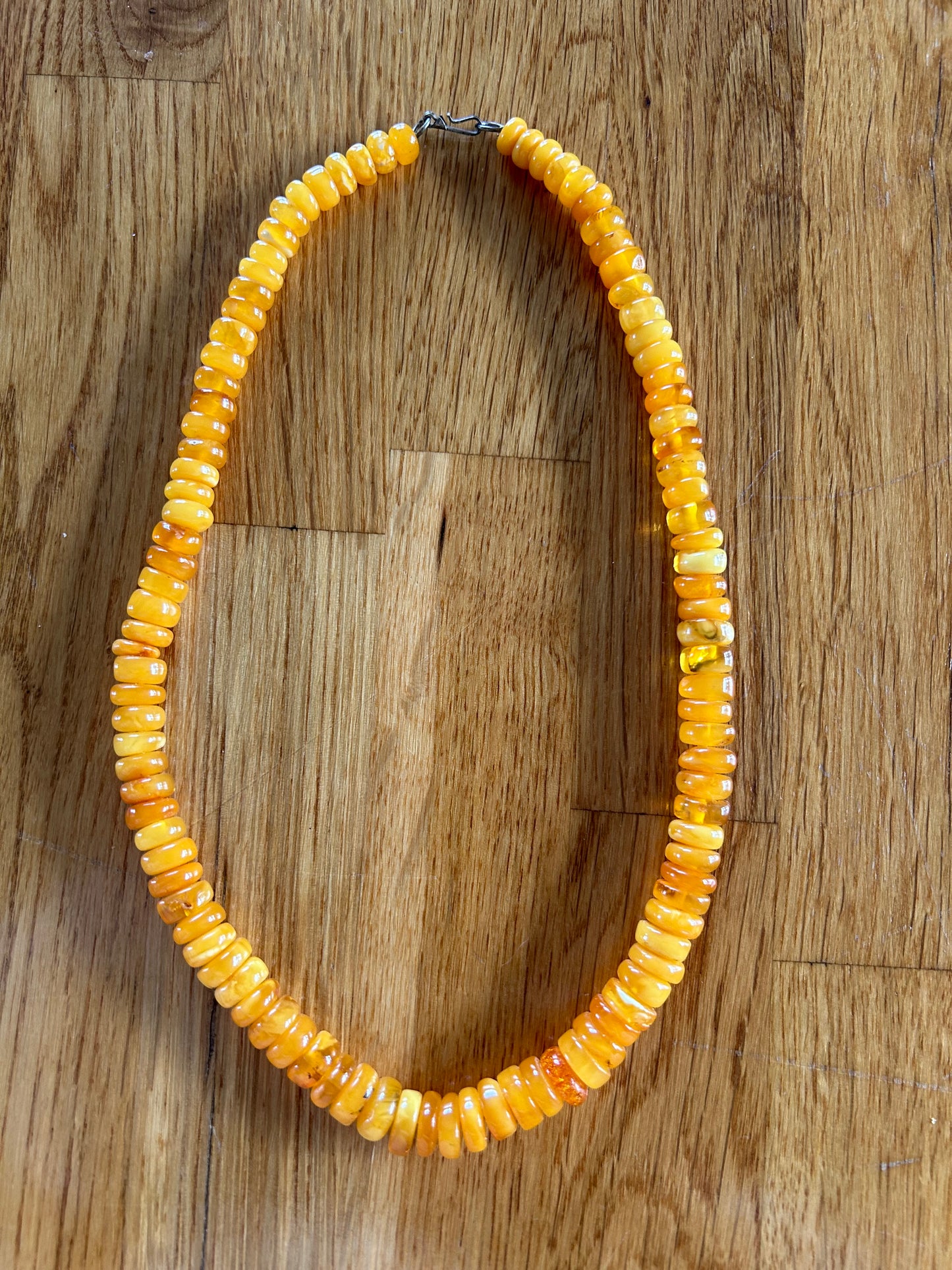 Round amber necklace