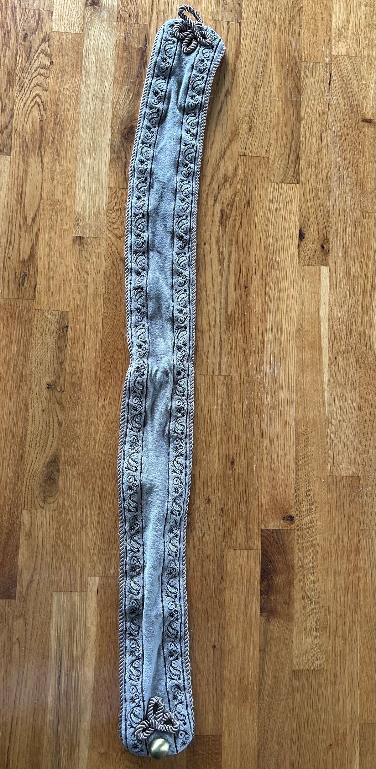 Dark beige velvety belt