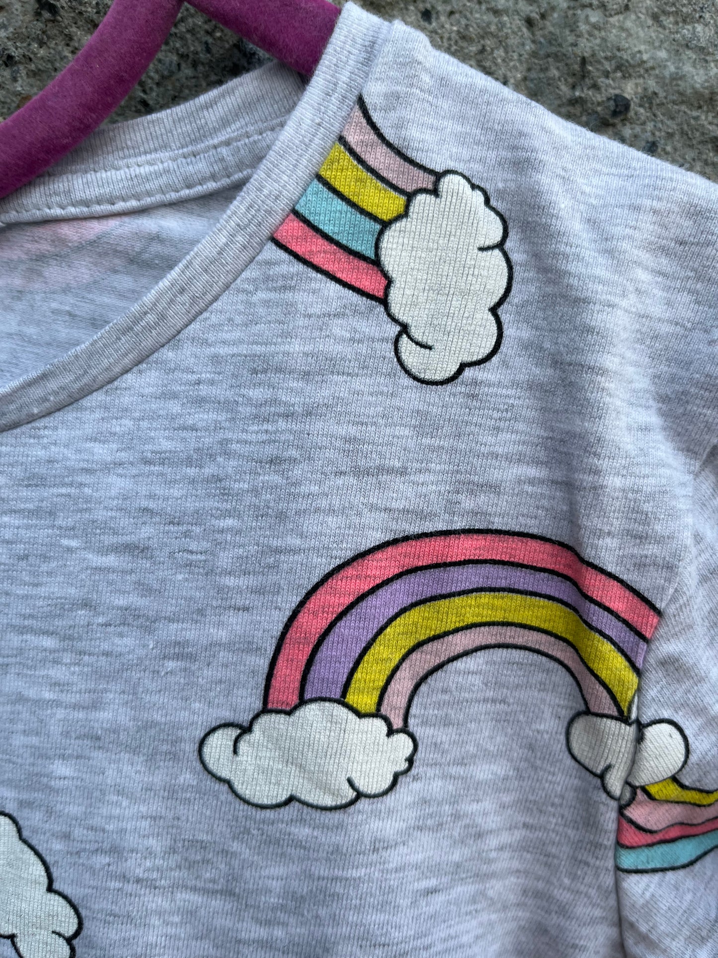 Rainbows grey top 7y (122cm)