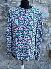 Load image into Gallery viewer, Pink&amp;green hearts shirt uk 10-12
