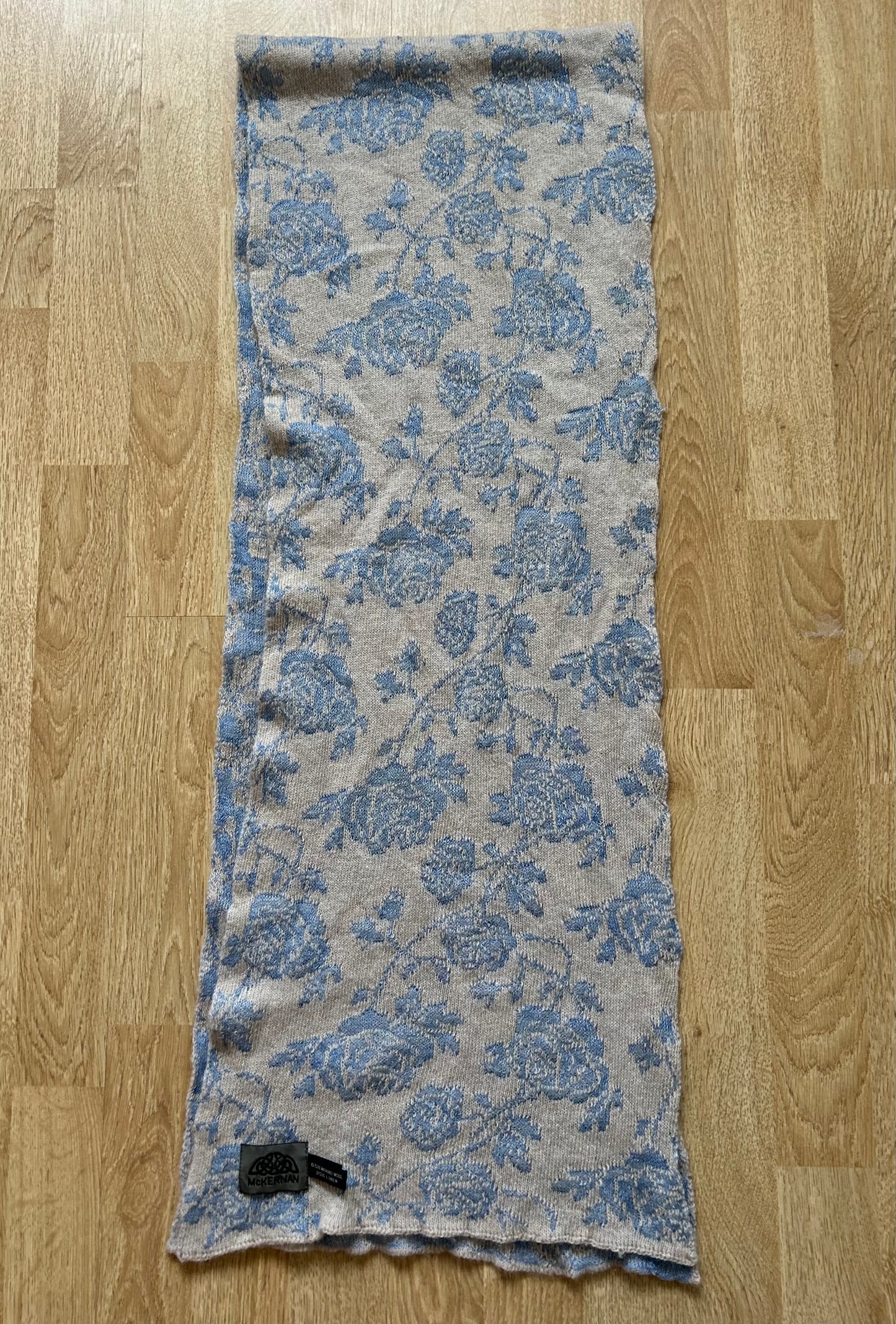 Beige&blue floral scarf