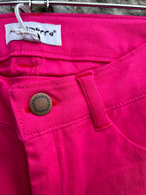 Load image into Gallery viewer, Cerise jeans 7-8y (122-128cm)
