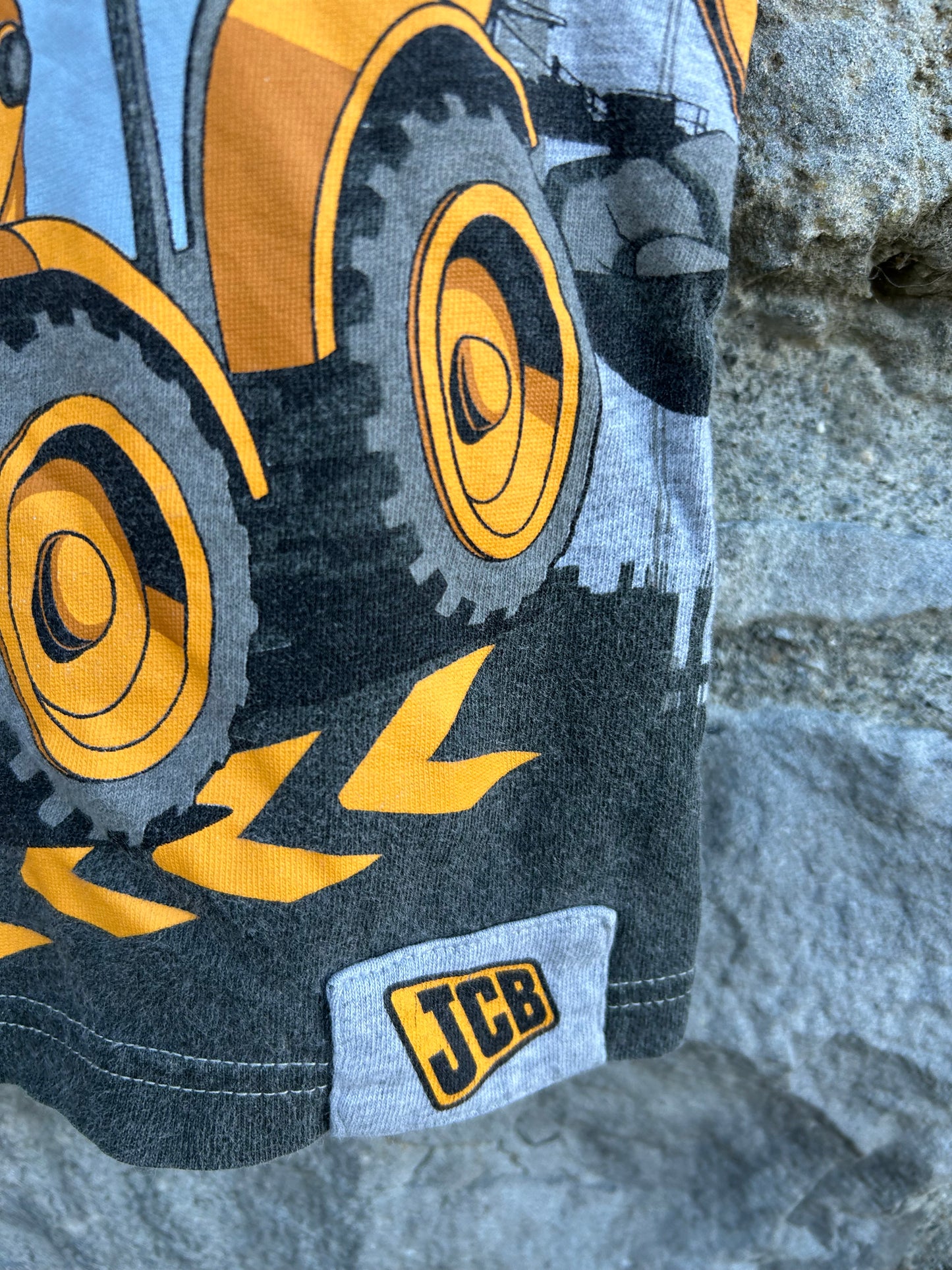 JCB yellow digger T-shirt  4y (104cm)