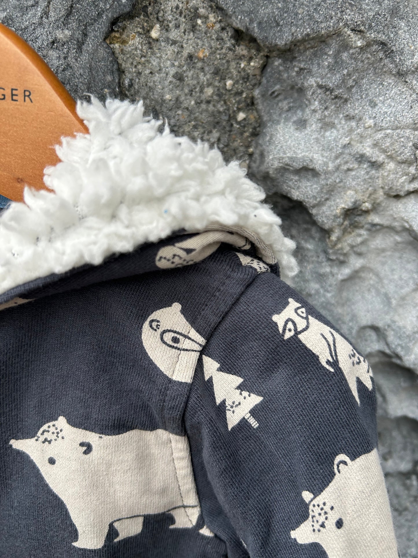 Winter woodlands charcoal hoodie  6-9m (68-74cm)