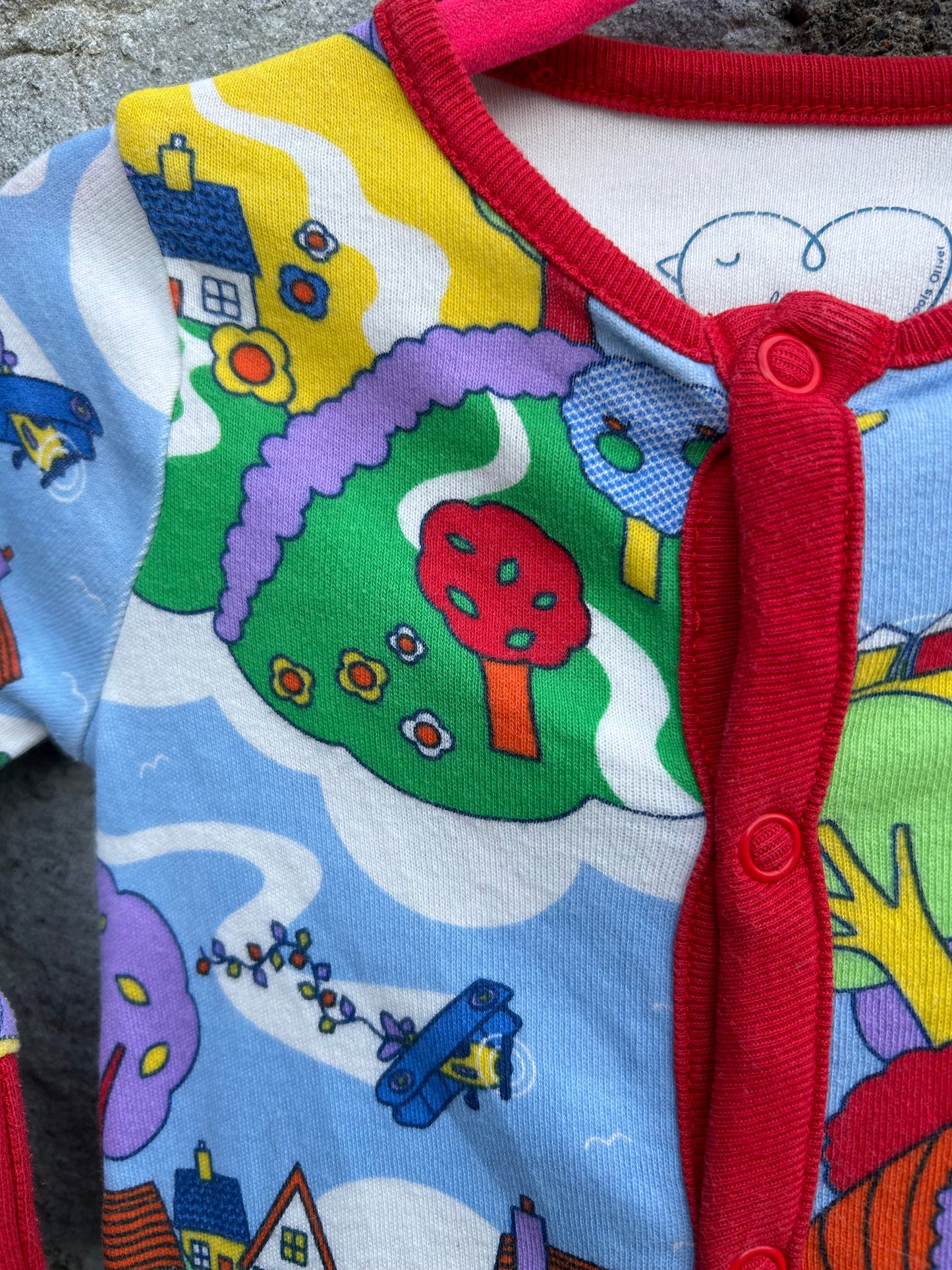 Colourful village onesie  0-1m (50-56cm)