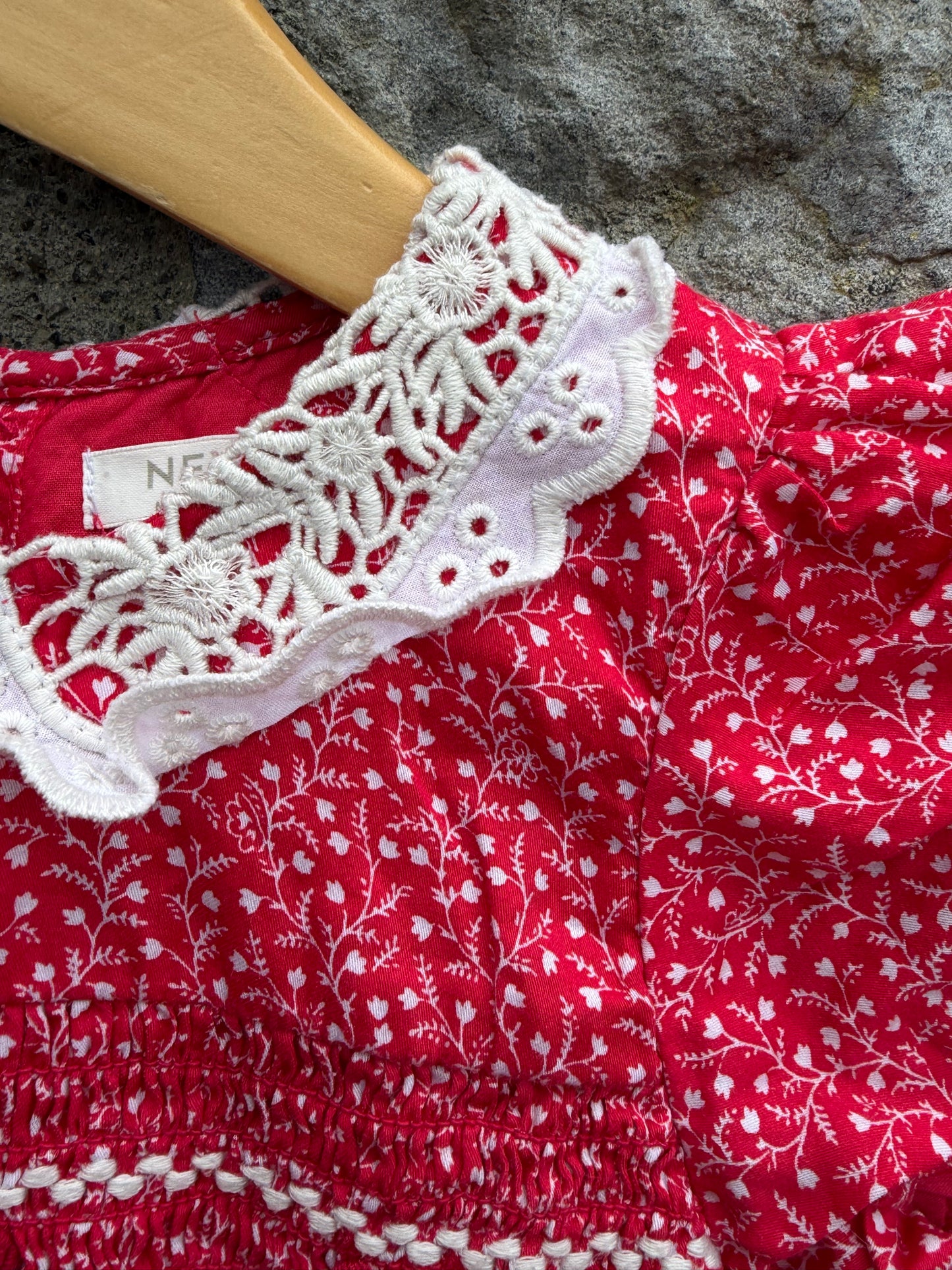 Red floral shirred bodice dress  2-3y (92-98cm)