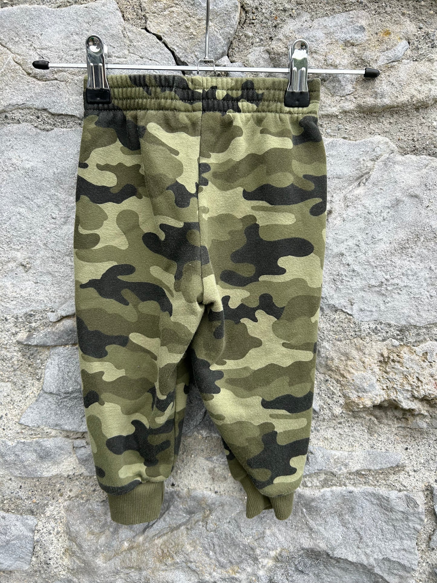 Camouflage khaki tracksuit pants 12m (80cm)