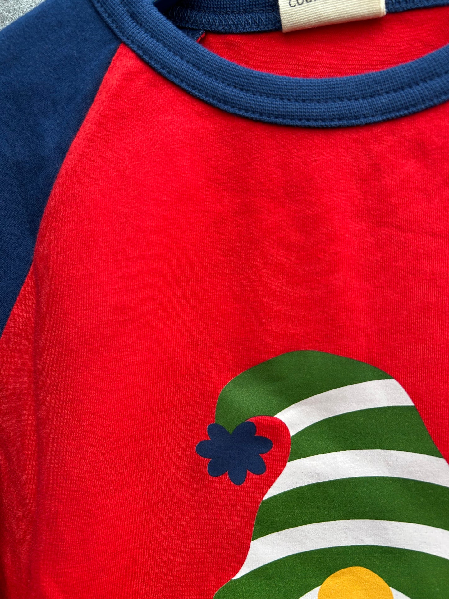 Raglan Swedish Santa Top  4-5y (104-110cm)