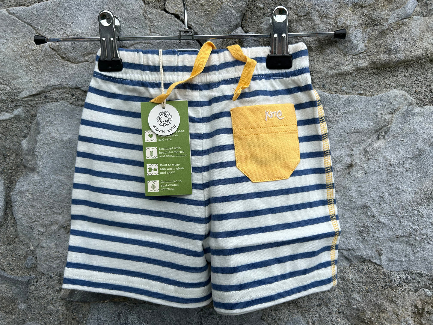 Navy stripy shorts   3-6m (62-68cm)