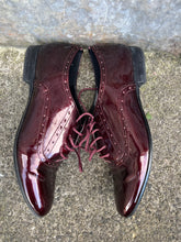 Load image into Gallery viewer, Maroon patent brogues  uk 6 (eu 39)
