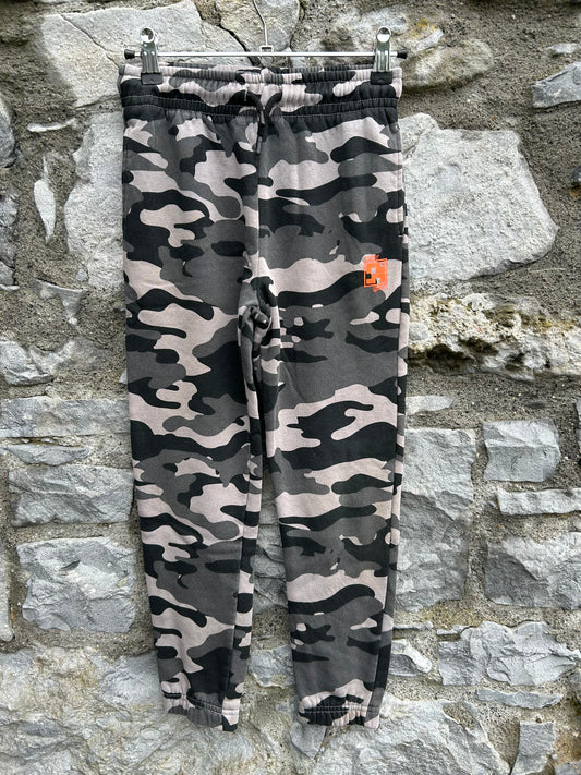 Grey camouflage tracksuit bottoms  8-9y (128-134cm)