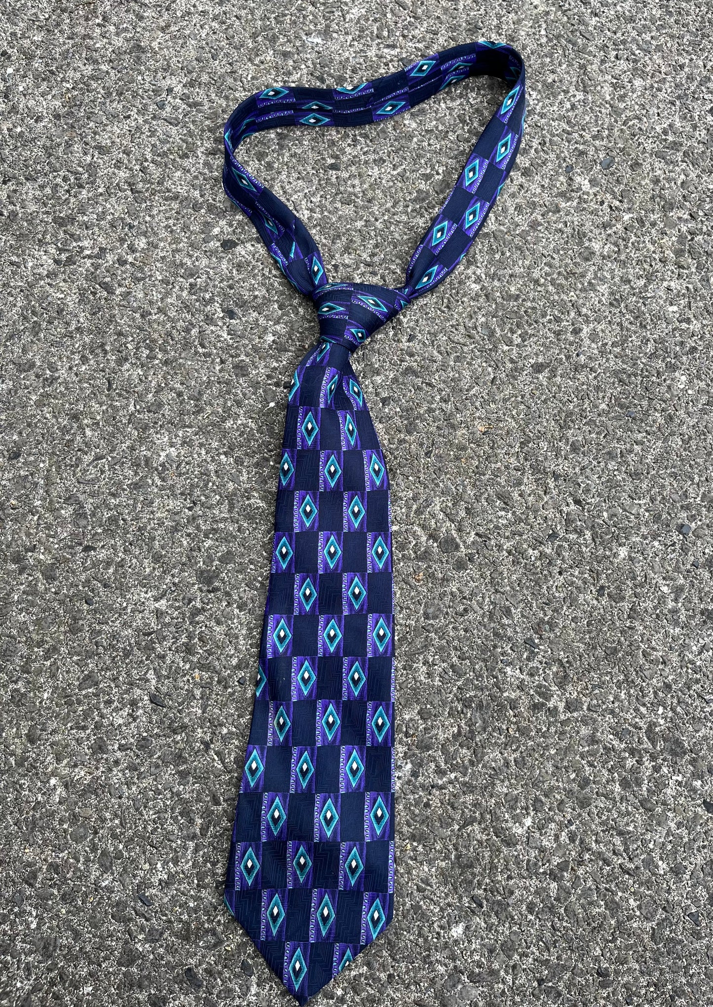 90s blue diamonds tie