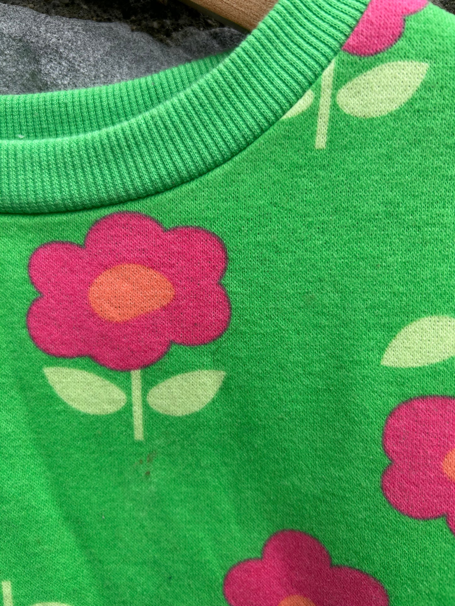 Flowers green sweat tunic 4-5y (104-110cm)