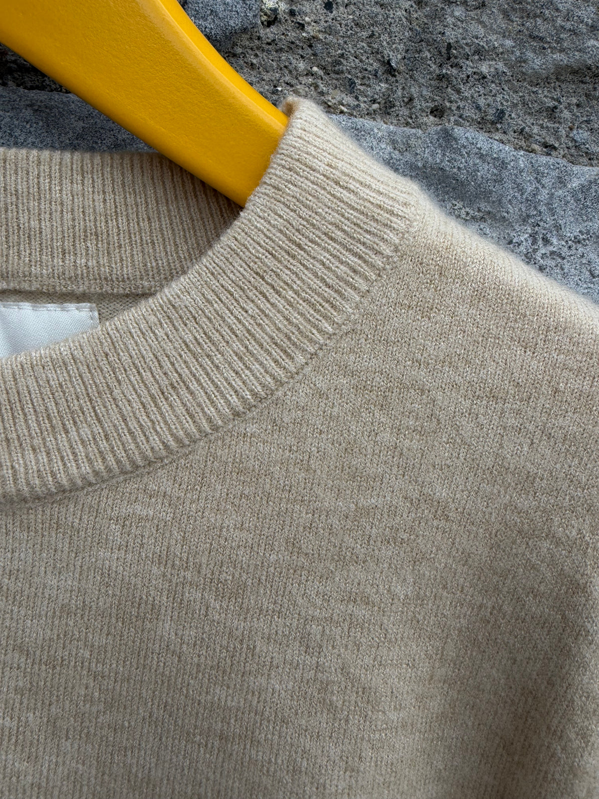 Beige jumper 11-12y (146-152cm)