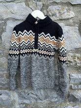 Load image into Gallery viewer, Geometric grey&amp; navy jumper  5-6y (110-116cm)

