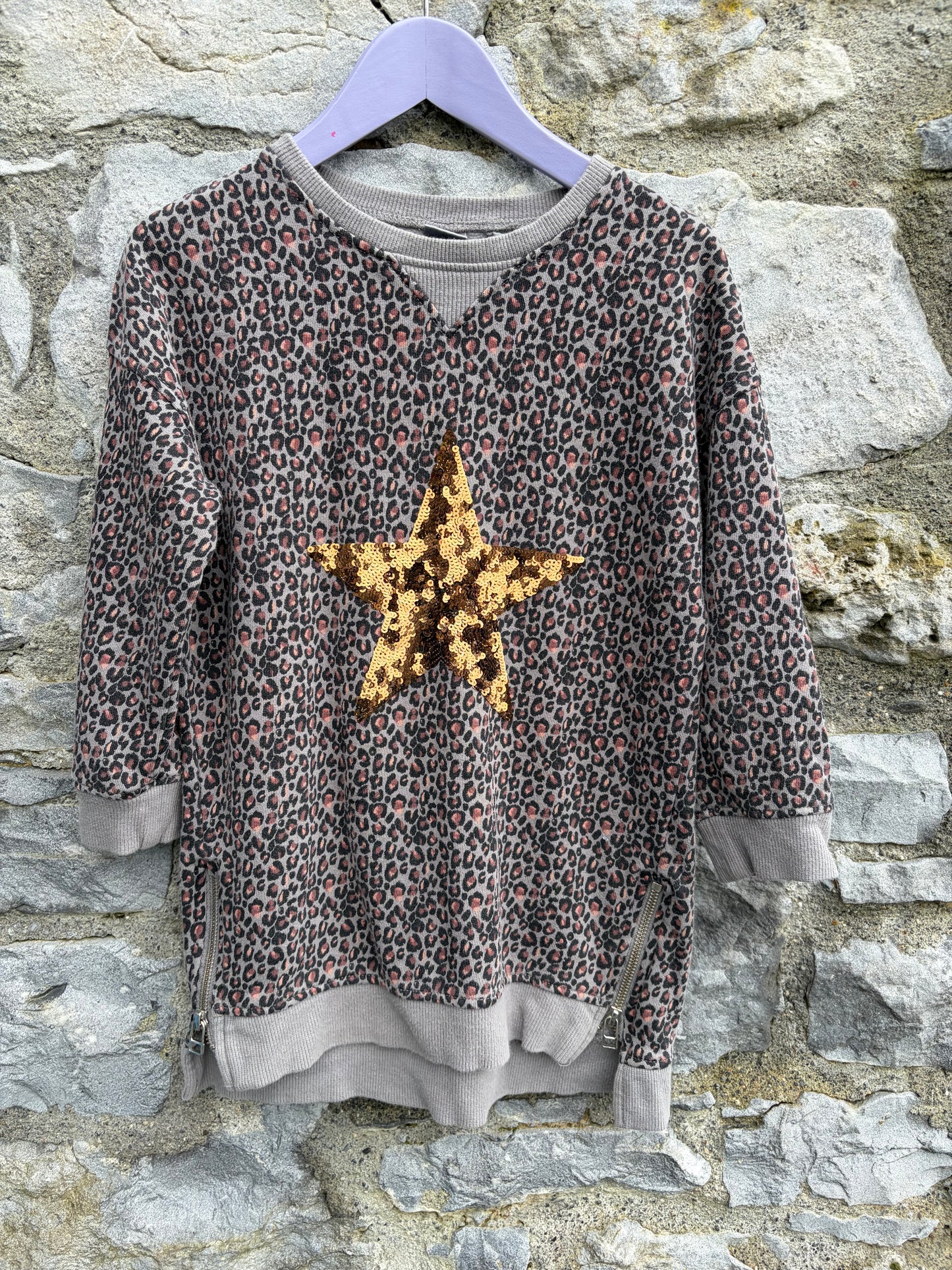 Sequin star Leopard print grey sweatshirt  5y (110cm)