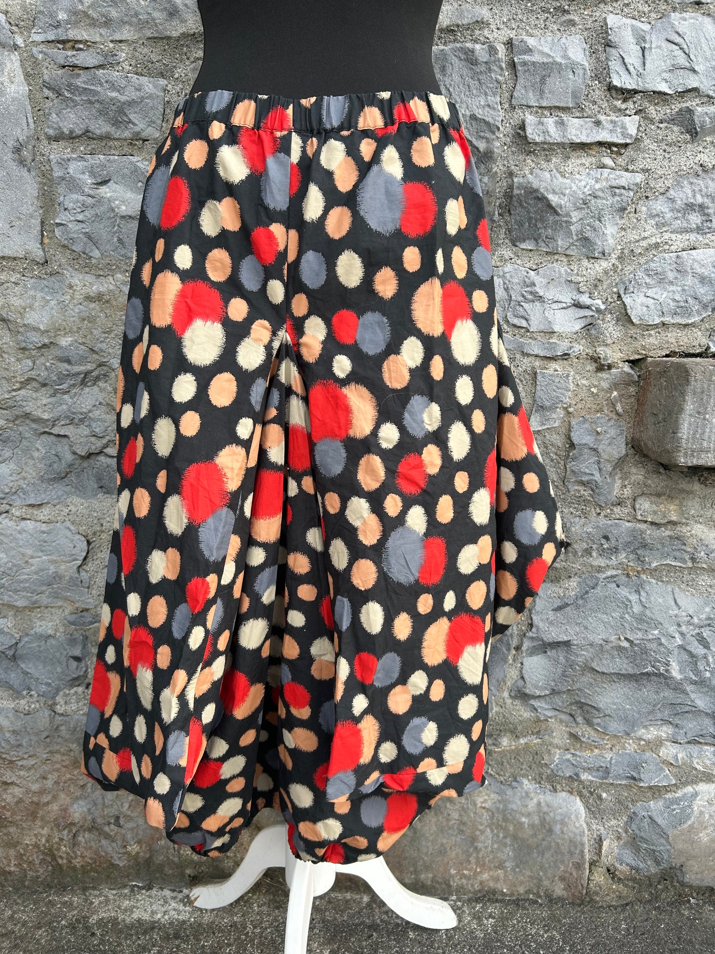 Big dots black skirt uk 12-14