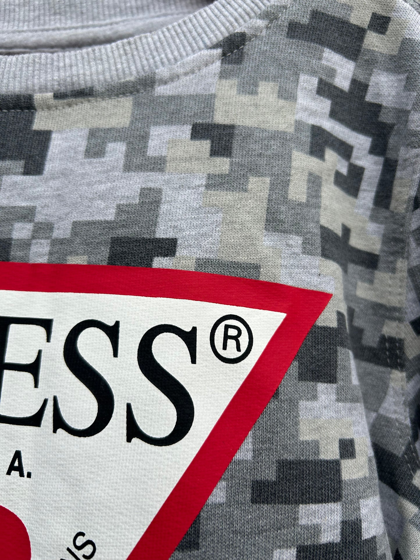 Grey logo sweatshirt  7-8y (122-128cm)