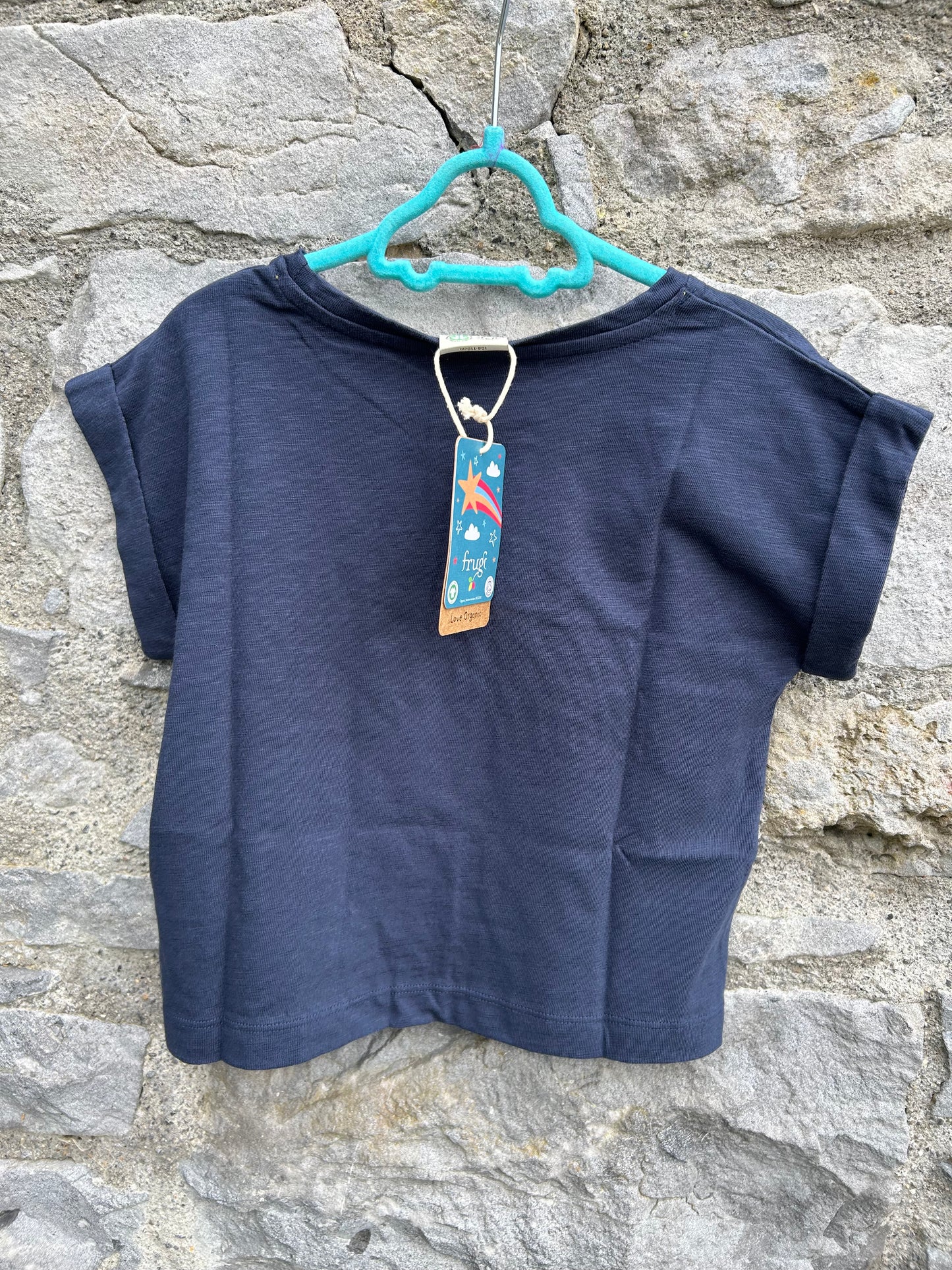 Embroidered rainbow navy box top  4-5y (104-110cm)