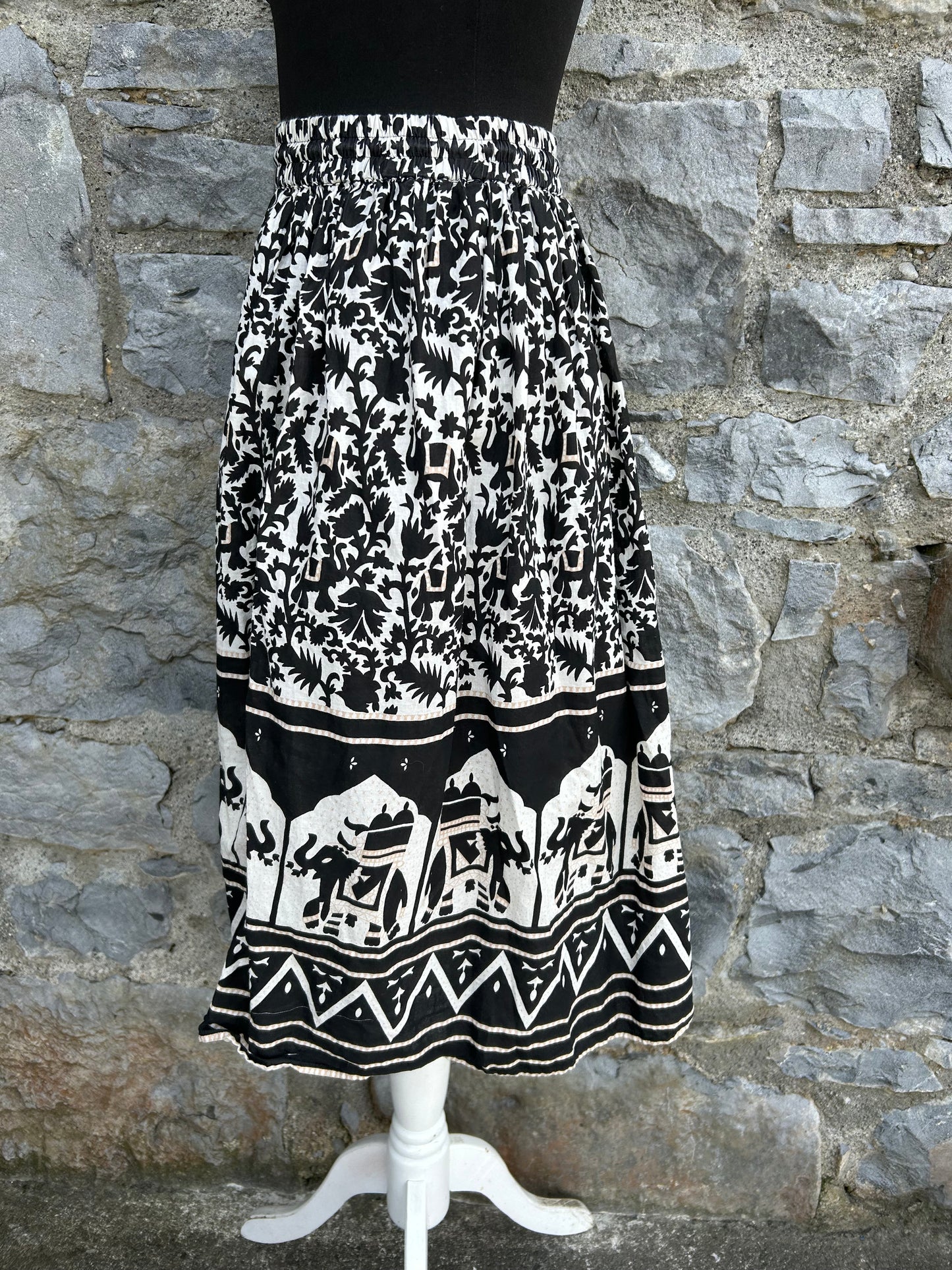 Black&white elephant skirt uk 8-10