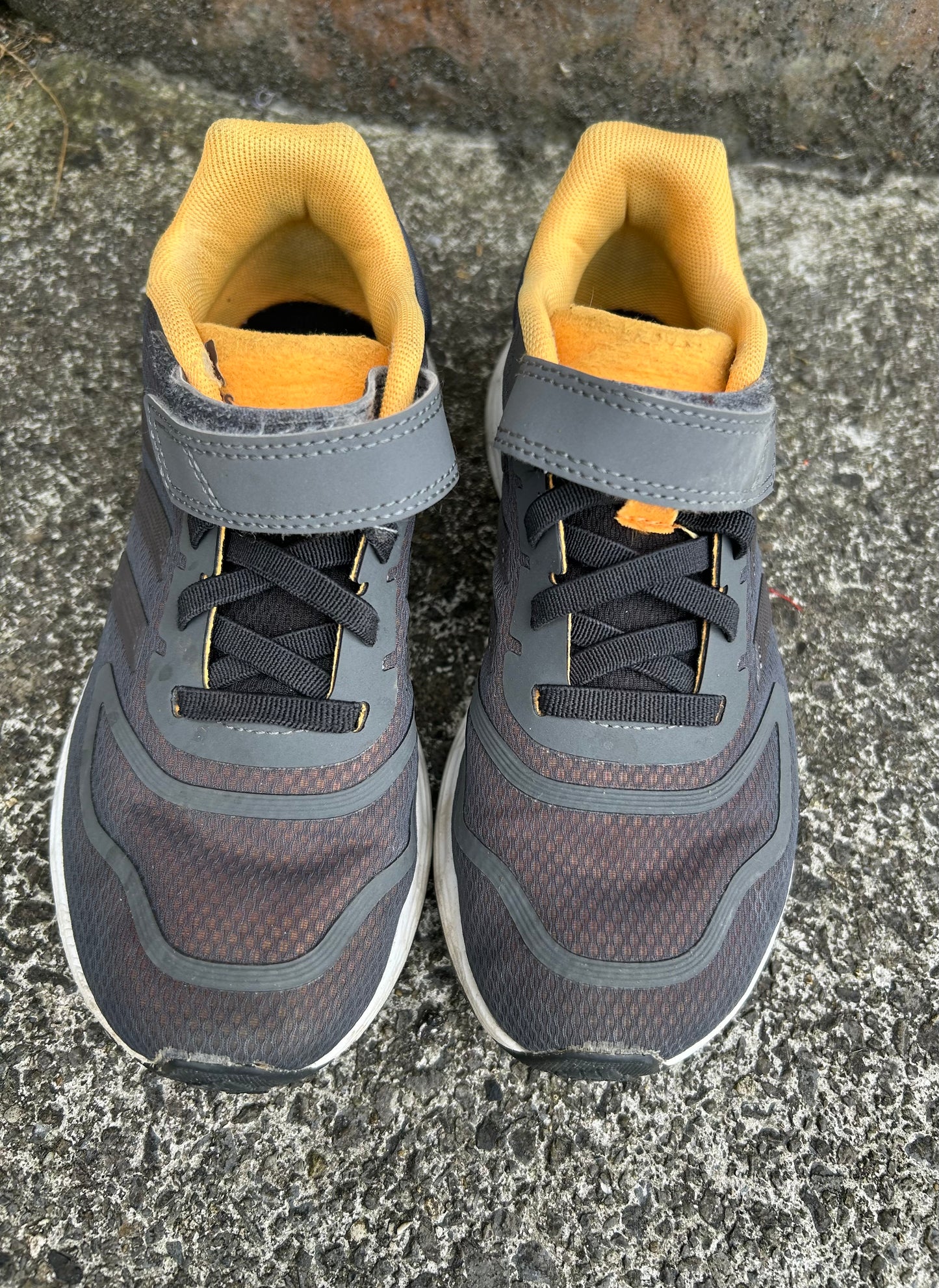 Grey trainers  uk 11K (eu 29)