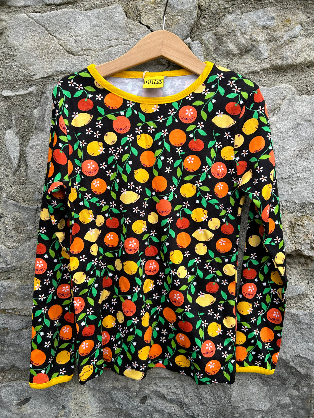 Black citrus top  7y (122cm)