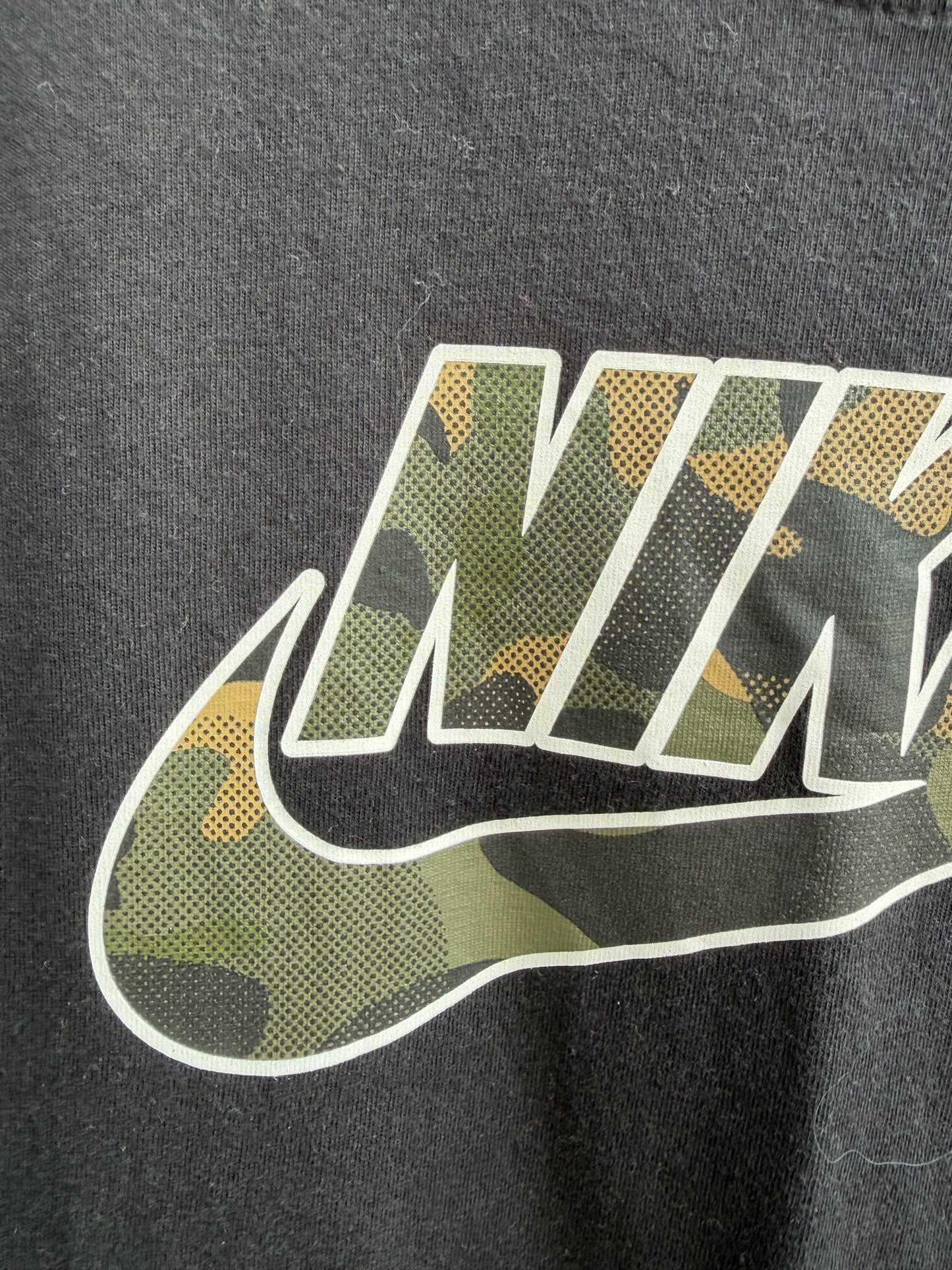 Camo patterned logo T-shirt  9-10y (134-140cm)