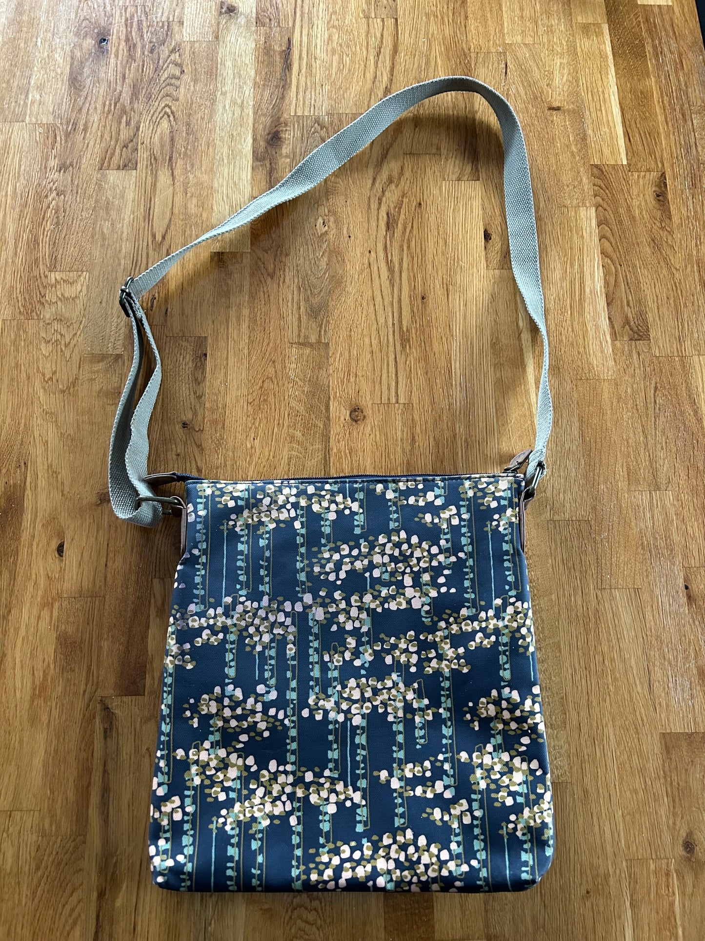 Navy abstract crossbody bag