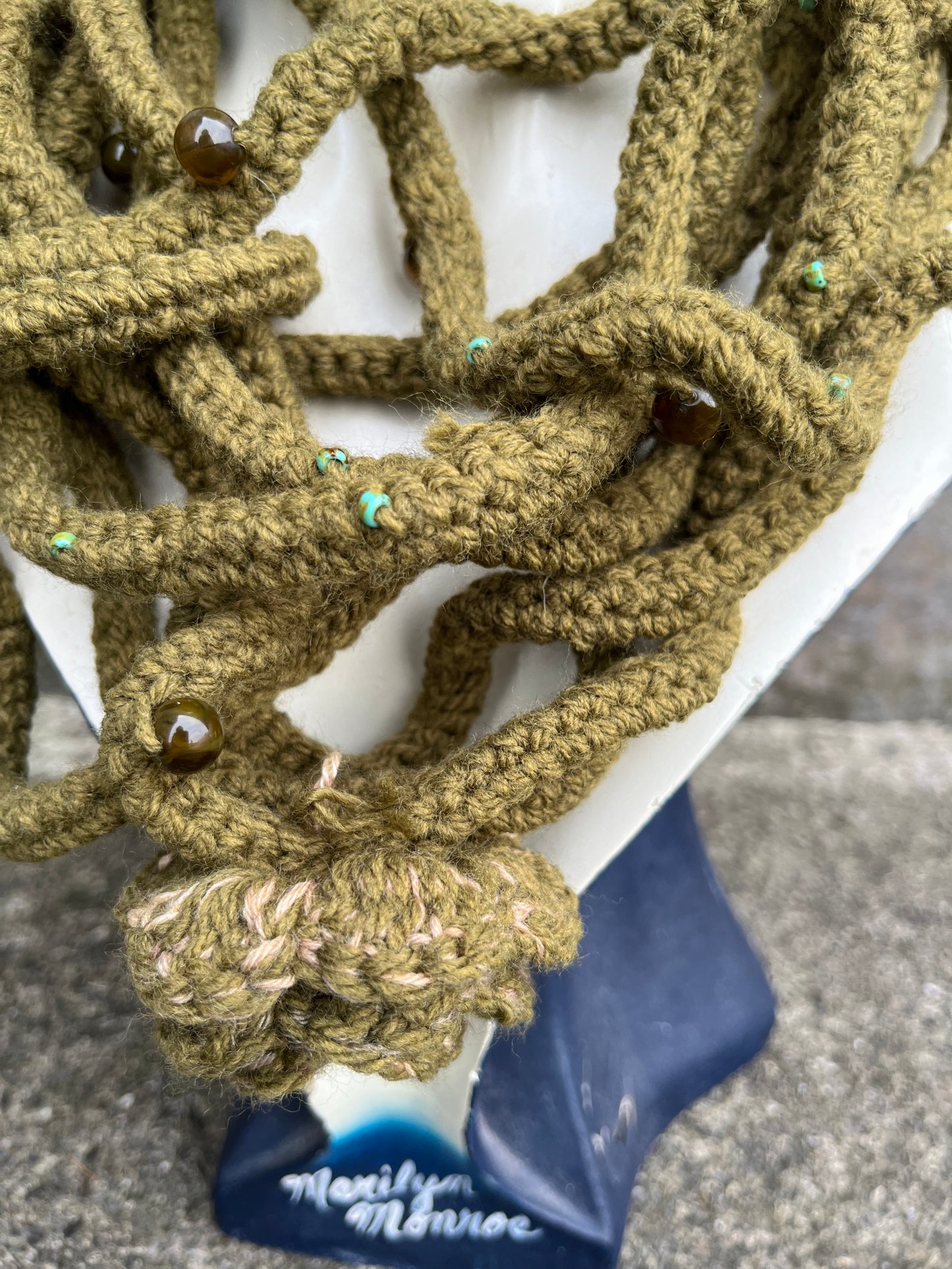 Khaki knitted necklace