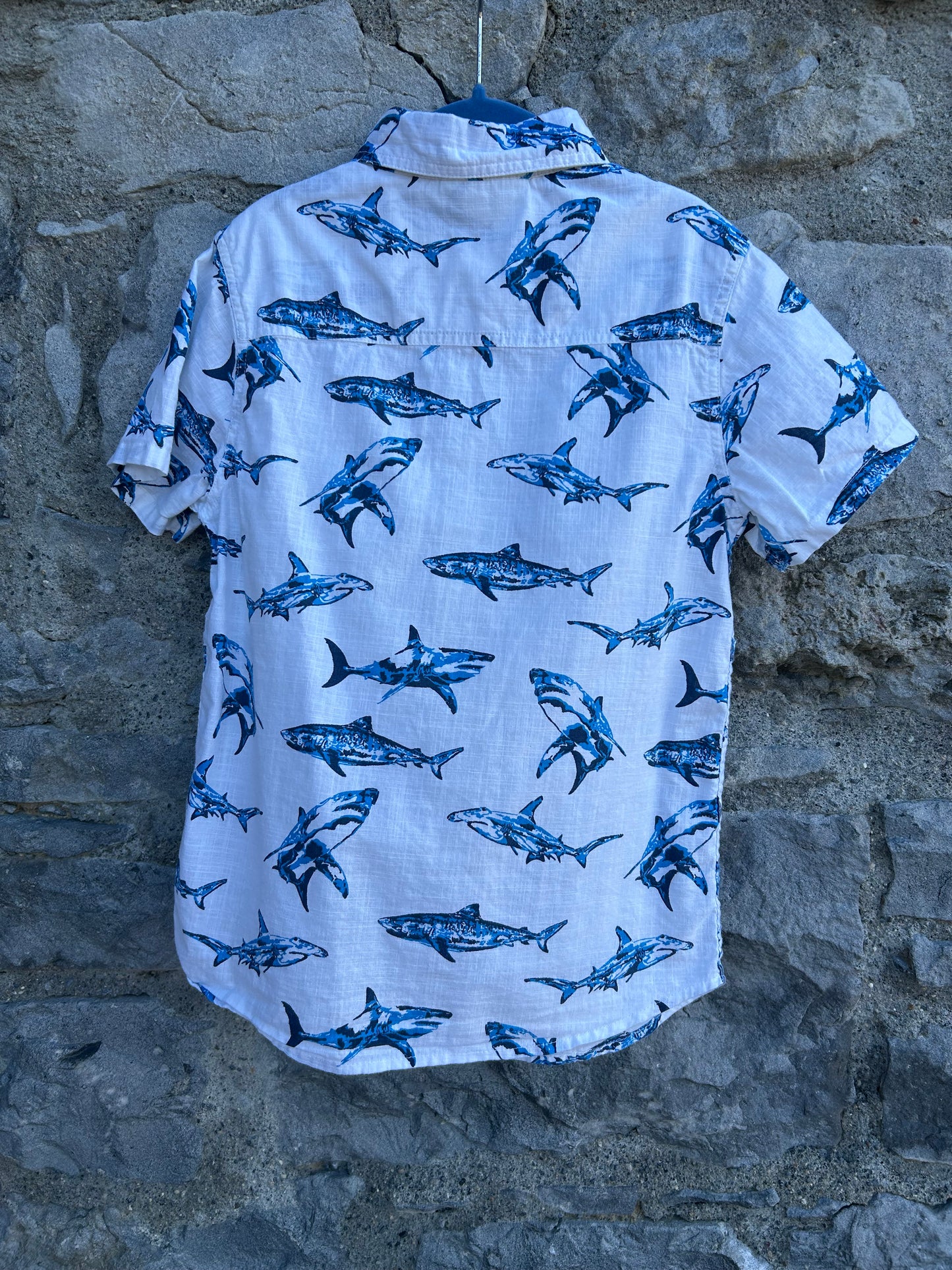 Sharks white shirt 7-8y (122-128cm)