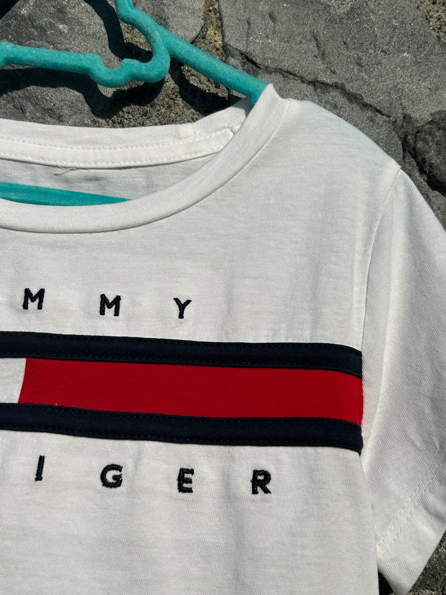 TH white logo T-shirt 7-8y (122-128cm)