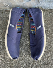 Load image into Gallery viewer, Navy canvas toms  uk 4.5 (eu 37.5)
