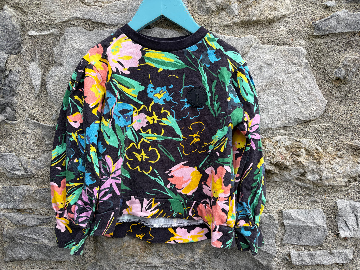 Colourful flowers black sweatshirt 6y (116cm)