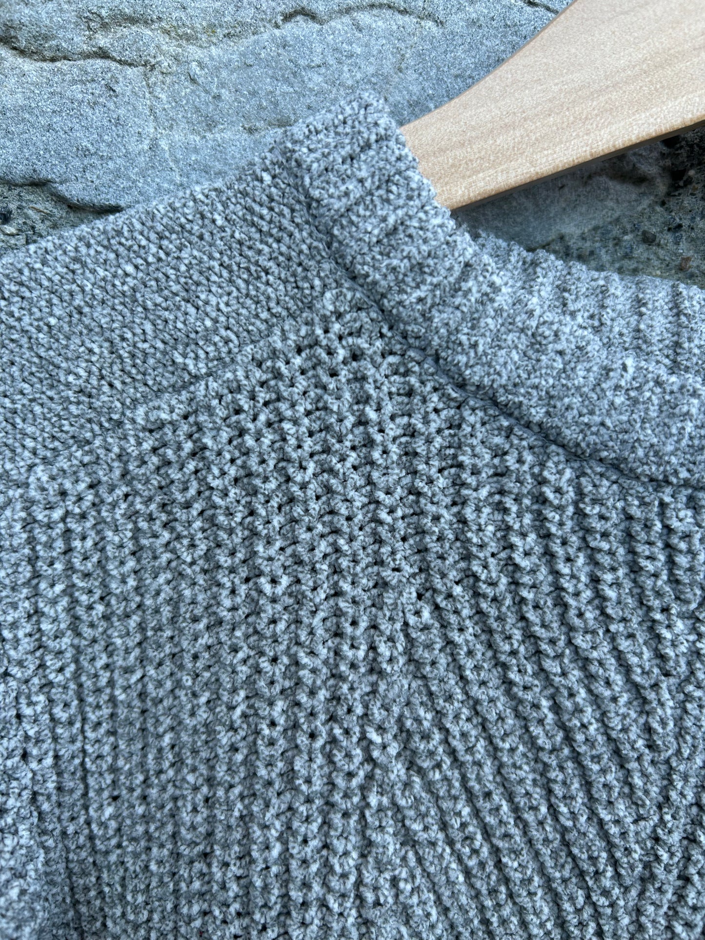 Grey jumper  7-8y (122-128cm)