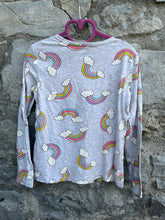 Load image into Gallery viewer, Rainbows grey top 7y (122cm)
