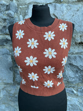Load image into Gallery viewer, Daisies brown gilet uk 6-8
