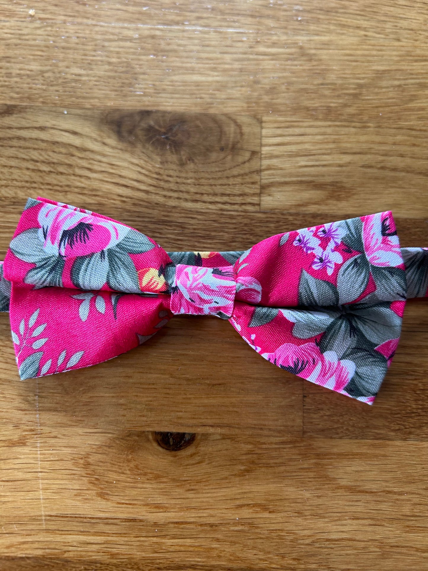 Floral pink bow tie