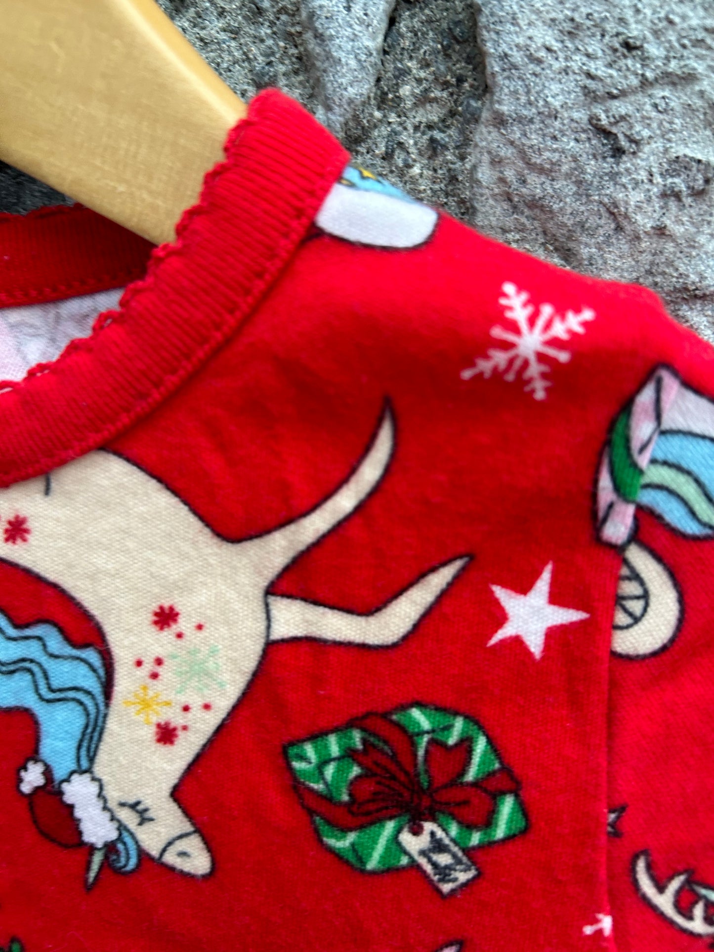 Christmas unicorns red pjs  2-3y (92-98cm)