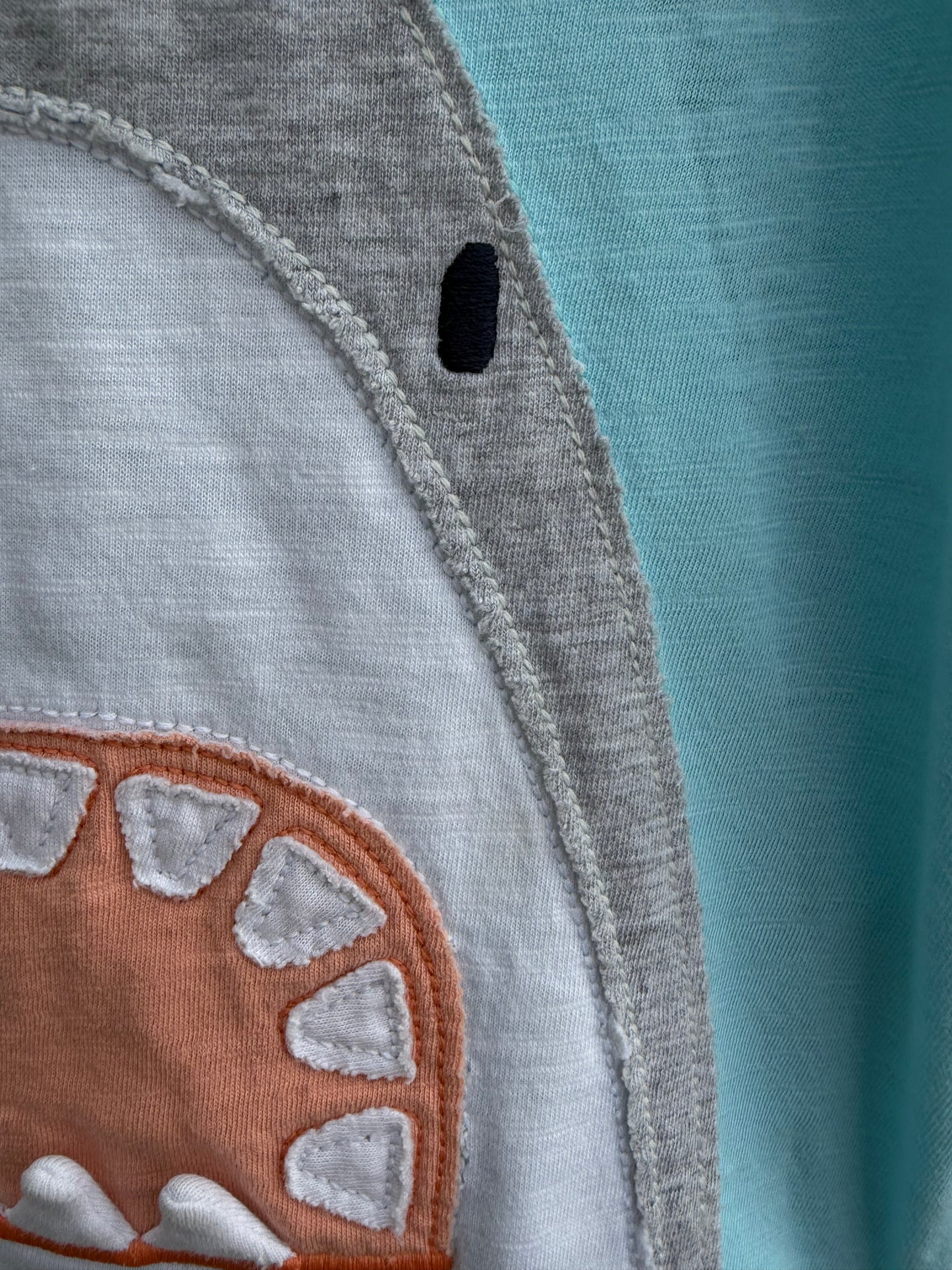 Shark blue T-shirt 3-4y (98-104cm)