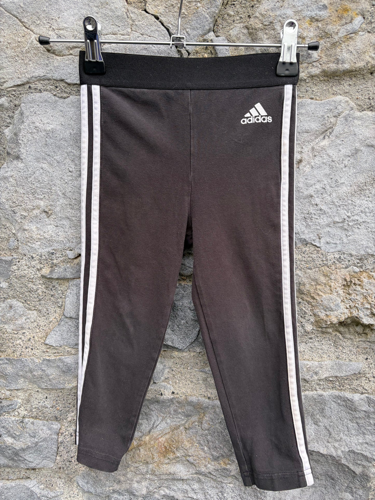 3 stripe black leggings  2-3y (92-98cm)