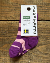 Load image into Gallery viewer, Purple&amp;pink stripy socks  16/18
